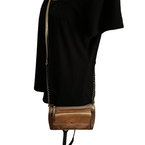 No Boundaries Metallic Rose Gold Crossbody Bag With Partial Chain Strap - Picture 1 of 8